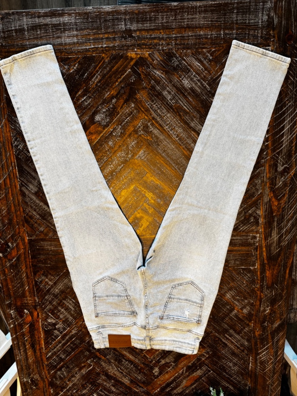 GUESS Los Angeles Light Wash Straight Leg Jeans Women’s Size 29 Distressed - Picture 7 of 12
